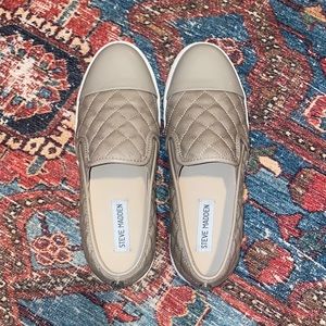 Steve Madden Slip on sneaker